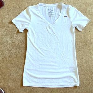 The Nike Tee - Dri-fit XS